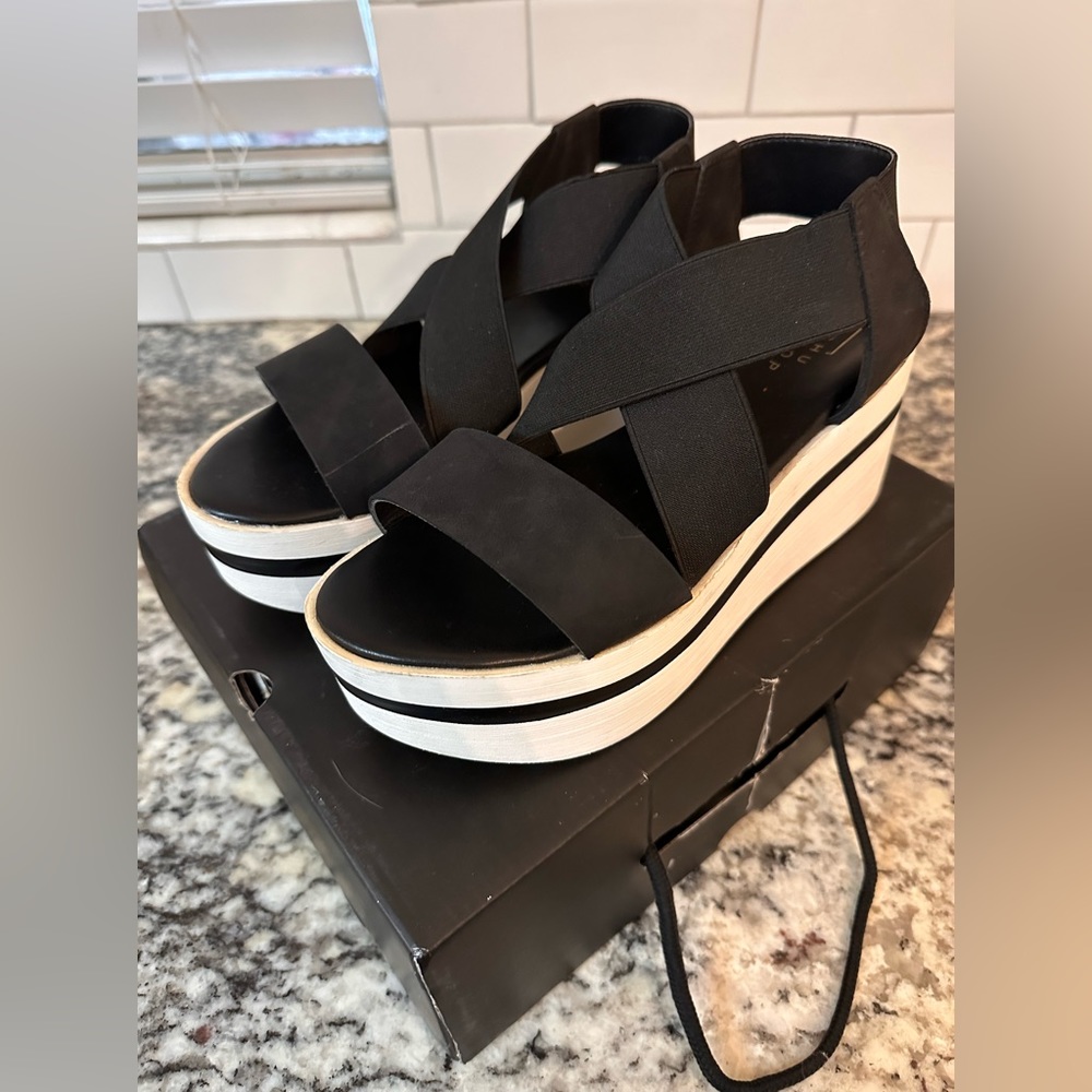 ShuShop Black/White Platform Sandal Sz 8